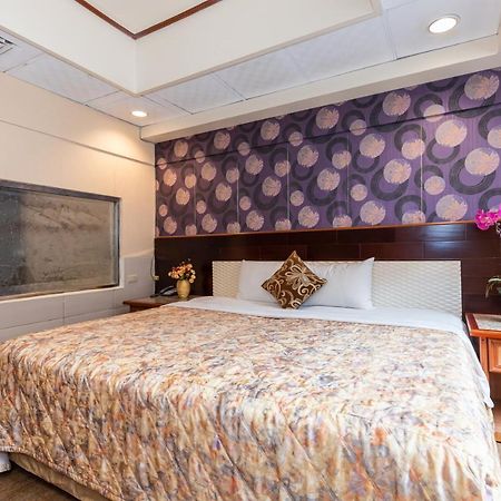 Yi Pin Business Hotel Таоюань Экстерьер фото