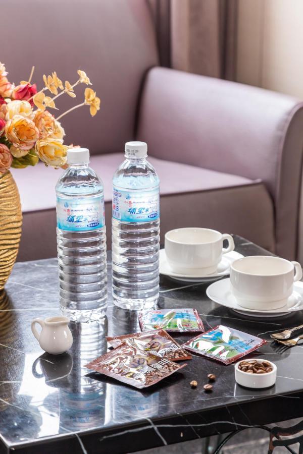 Yi Pin Business Hotel Таоюань Экстерьер фото