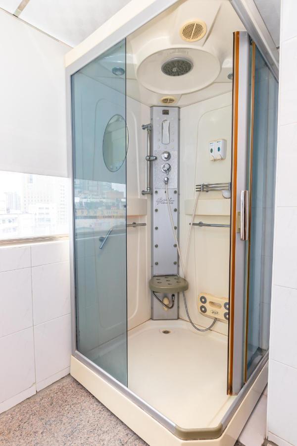 Yi Pin Business Hotel Таоюань Экстерьер фото
