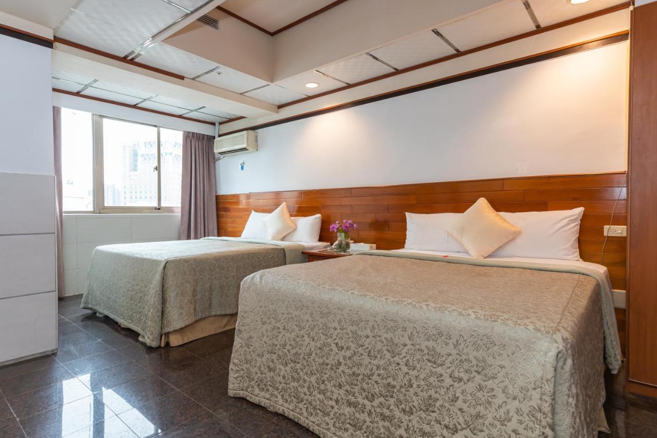 Yi Pin Business Hotel Таоюань Экстерьер фото