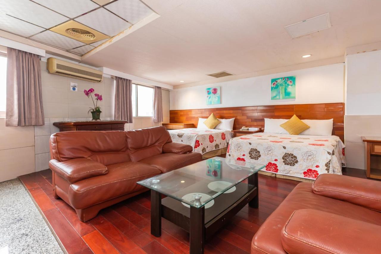 Yi Pin Business Hotel Таоюань Экстерьер фото