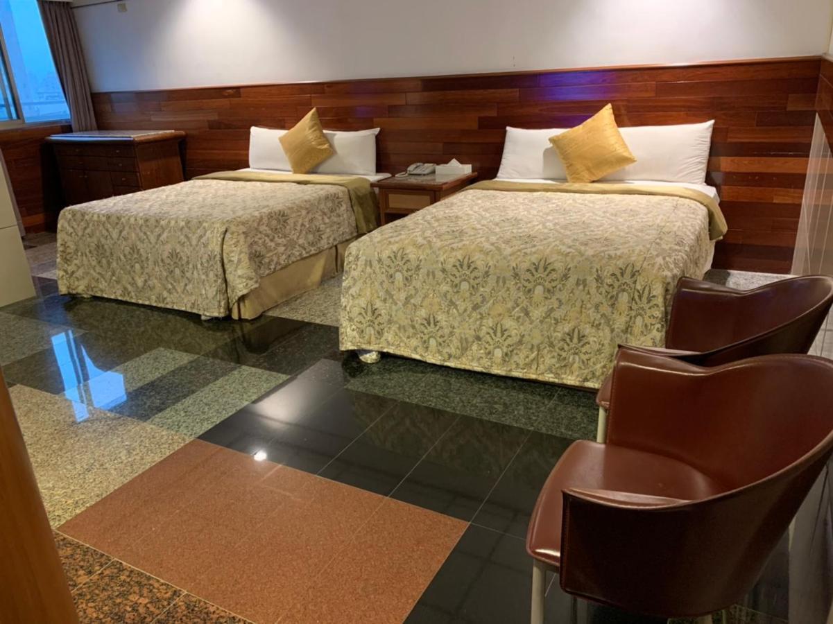 Yi Pin Business Hotel Таоюань Экстерьер фото